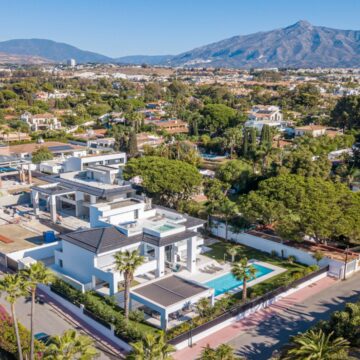 Stunning Newly Built Villa Perfectly Located Near Frontline Beach of Cortijo Blanco in San Pedro de Alcantara, Marbella Picture 21
