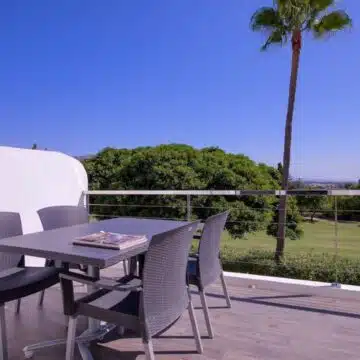 Stunning Townhouse with Remarkable Views located in Frontline Prime Golf Areas in La Quinta, Benahavis Picture 12