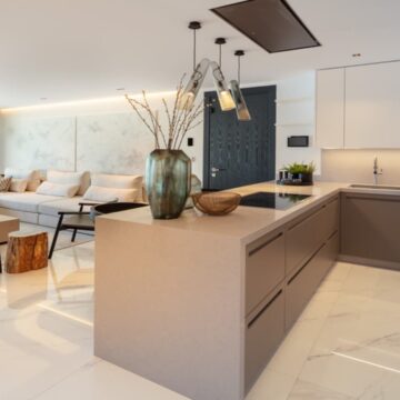 Lavish Puerto Banus Marine Apartment, Showcasing Jetliner Panoramic Views to The Mediterranean Sea and Harbour Picture 4