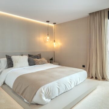 Lavish Puerto Banus Marine Apartment, Showcasing Jetliner Panoramic Views to The Mediterranean Sea and Harbour Picture 12