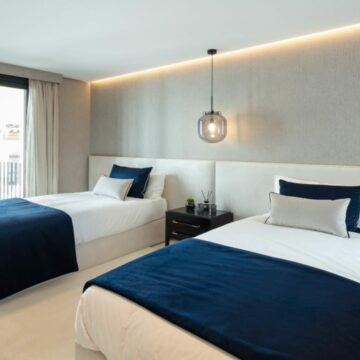 Lavish Puerto Banus Marine Apartment, Showcasing Jetliner Panoramic Views to The Mediterranean Sea and Harbour Picture 14