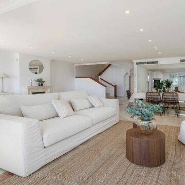 Unique Multi-Level Beachfront Townhouse located in a Gated Community near Estepona Town Picture 8