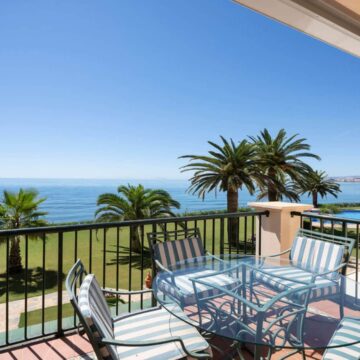Unique Multi-Level Beachfront Townhouse located in a Gated Community near Estepona Town Picture 11