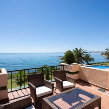 Unique Multi-Level Beachfront Townhouse located in a Gated Community near Estepona Town Picture 3