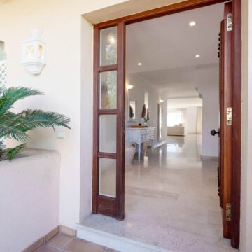Unique Multi-Level Beachfront Townhouse located in a Gated Community near Estepona Town Picture 6