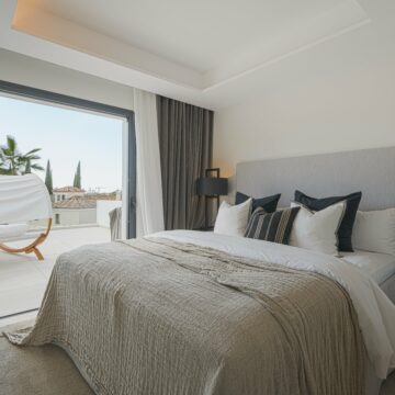 Sophisticated Scandinavian Key Ready Villa in the prime location of Nueva Andalucia, Marbella Picture 11