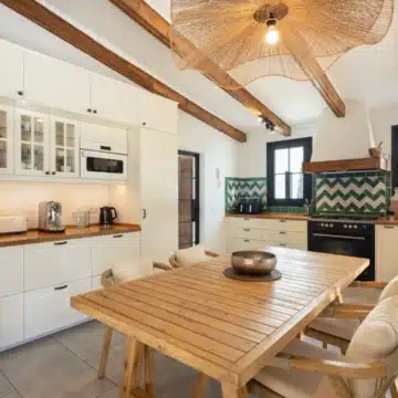 Incredibly Beautiful Villa with Ibiza-Inspired Architecture located on a Tranquil Community in San Pedro de Alcantara Picture 6