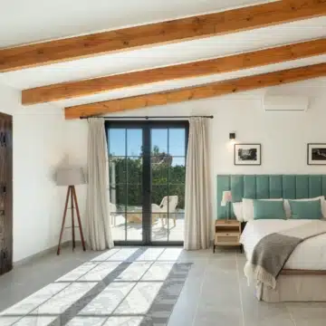 Incredibly Beautiful Villa with Ibiza-Inspired Architecture located on a Tranquil Community in San Pedro de Alcantara Picture 9