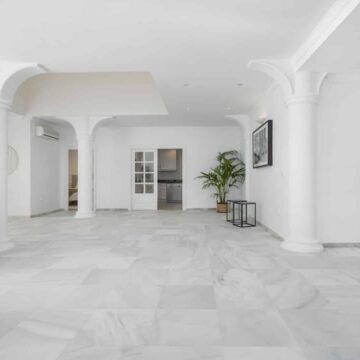 Partially Renovated Beautiful Villa in Nueva Andalucia, Marbella Picture 9
