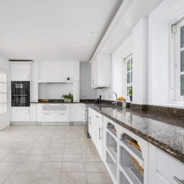Partially Renovated Beautiful Villa in Nueva Andalucia, Marbella Picture 23