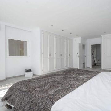 Partially Renovated Beautiful Villa in Nueva Andalucia, Marbella Picture 15