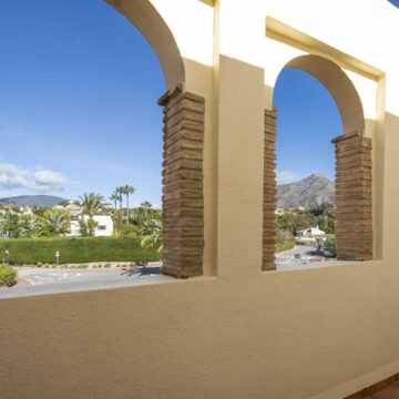 Partially Renovated Beautiful Villa in Nueva Andalucia, Marbella Picture 26