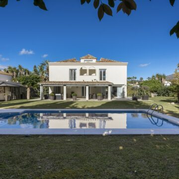 Partially Renovated Beautiful Villa in Nueva Andalucia, Marbella Picture 2