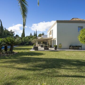 Partially Renovated Beautiful Villa in Nueva Andalucia, Marbella Picture 33