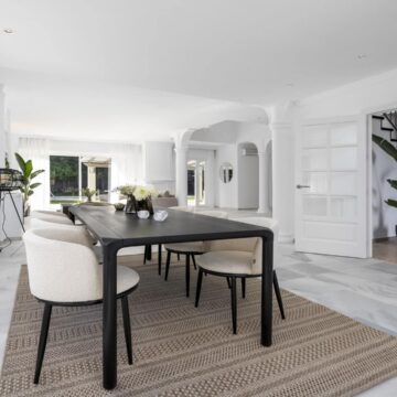 Partially Renovated Beautiful Villa in Nueva Andalucia, Marbella Picture 10