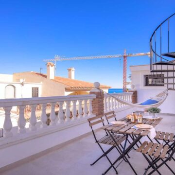 Elegant and Luxurious Townhouse in the Heart of Estepona Picture 21