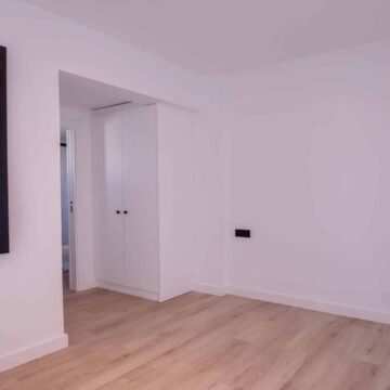 Elegant and Luxurious Townhouse in the Heart of Estepona Picture 19