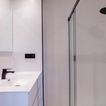 Elegant and Luxurious Townhouse in the Heart of Estepona Picture 20