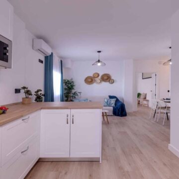 Elegant and Luxurious Townhouse in the Heart of Estepona Picture 9
