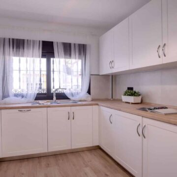 Elegant and Luxurious Townhouse in the Heart of Estepona Picture 10