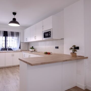 Elegant and Luxurious Townhouse in the Heart of Estepona Picture 11