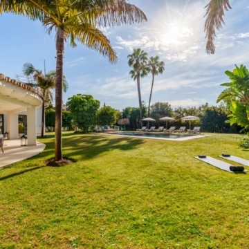 Sophisticated Single Storey Villa in the Secluded Enclave of La Cerquilla, Nueva Andalucia Picture 27