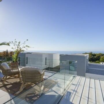 Magnificent and Modern Luxurious Villa with Stunning Views over the Mediterranean in Cabo Royale, Marbella East Picture 17