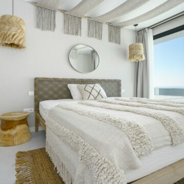 Magnificent and Modern Luxurious Villa with Stunning Views over the Mediterranean in Cabo Royale, Marbella East Picture 19