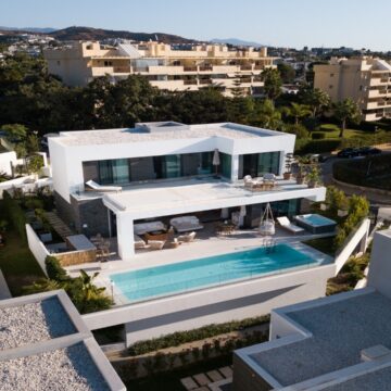 Magnificent and Modern Luxurious Villa with Stunning Views over the Mediterranean in Cabo Royale, Marbella East Picture 1