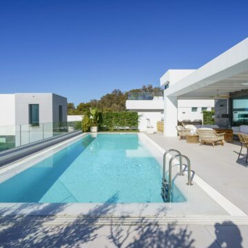 Magnificent and Modern Luxurious Villa with Stunning Views over the Mediterranean in Cabo Royale, Marbella East Picture 26