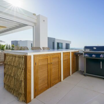 Magnificent and Modern Luxurious Villa with Stunning Views over the Mediterranean in Cabo Royale, Marbella East Picture 29