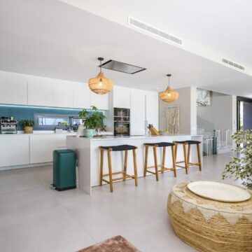 Magnificent and Modern Luxurious Villa with Stunning Views over the Mediterranean in Cabo Royale, Marbella East Picture 37