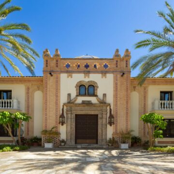 Majestic Lavish Mansion Located in a Tranquil Enclave of Sierra Blanca, Marbella Golden Mile Picture 3