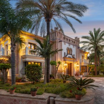 Majestic Lavish Mansion Located in a Tranquil Enclave of Sierra Blanca, Marbella Golden Mile Picture 9