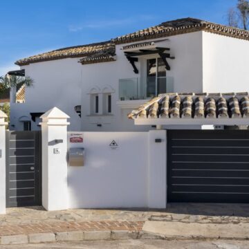 Modern Andalusian Villa in Private and Secured Urbanisation of Nueva Andalucia, Marbella Picture 35