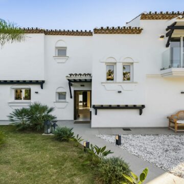 Modern Andalusian Villa in Private and Secured Urbanisation of Nueva Andalucia, Marbella Picture 2