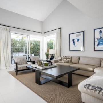 Modern Andalusian Villa in Private and Secured Urbanisation of Nueva Andalucia, Marbella Picture 5