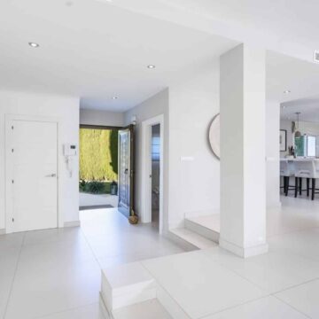 Modern Andalusian Villa in Private and Secured Urbanisation of Nueva Andalucia, Marbella Picture 13