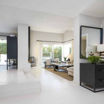 Modern Andalusian Villa in Private and Secured Urbanisation of Nueva Andalucia, Marbella Picture 14