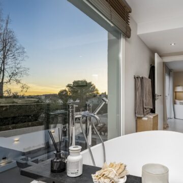 Modern Andalusian Villa in Private and Secured Urbanisation of Nueva Andalucia, Marbella Picture 28