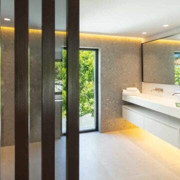 Newly Remodeled Beachside Private Boutique Villa in Puerto Banus, Marbella Picture 12