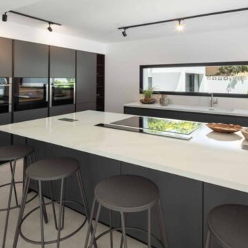 Newly Remodeled Beachside Private Boutique Villa in Puerto Banus, Marbella Picture 18