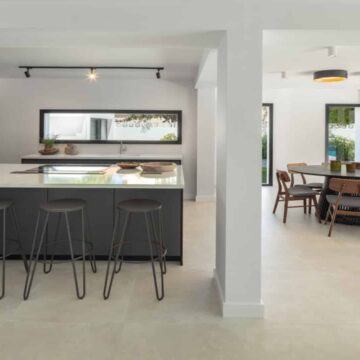 Newly Remodeled Beachside Private Boutique Villa in Puerto Banus, Marbella Picture 17