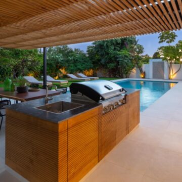 Newly Remodeled Beachside Private Boutique Villa in Puerto Banus, Marbella Picture 22