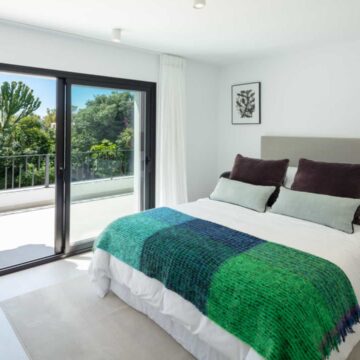 Newly Remodeled Beachside Private Boutique Villa in Puerto Banus, Marbella Picture 14