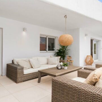 Stunning 3-bedroom Newly Renovated Apartment with Fantastic Views in Nueva Andalucia Picture 21