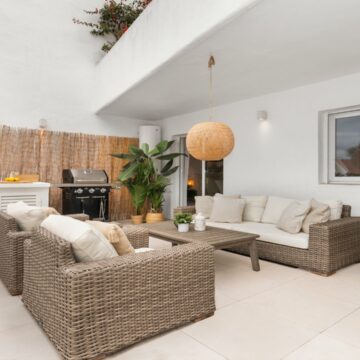 Stunning 3-bedroom Newly Renovated Apartment with Fantastic Views in Nueva Andalucia Picture 22