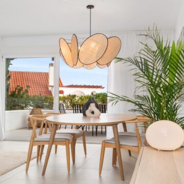 Stunning 3-bedroom Newly Renovated Apartment with Fantastic Views in Nueva Andalucia Picture 6