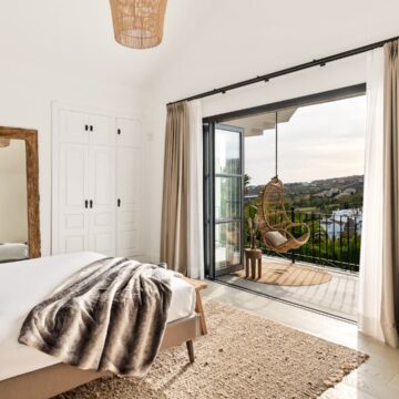 Elegant Newly Refurbished Villa Fully Furnished With Chic Scandinavian-inspired Decor In Puerto Del Capitan Benahavis Picture 15