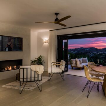 Elegant Newly Refurbished Villa Fully Furnished With Chic Scandinavian-inspired Decor In Puerto Del Capitan Benahavis Picture 35